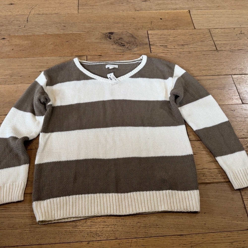 Aeropostale Womens Crew Neck Striped‎ Knit Sweater Brown Cream Size M NWT (1322)